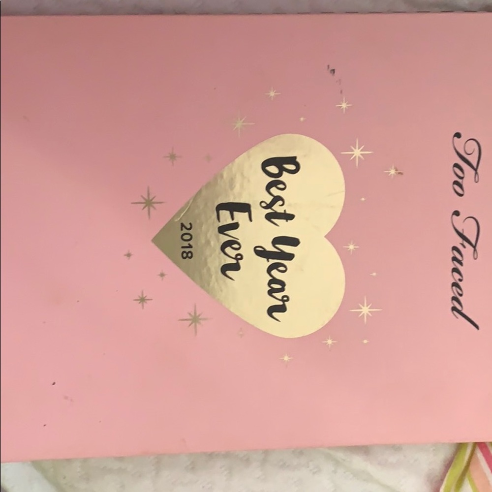 LE too faced best year ever palette